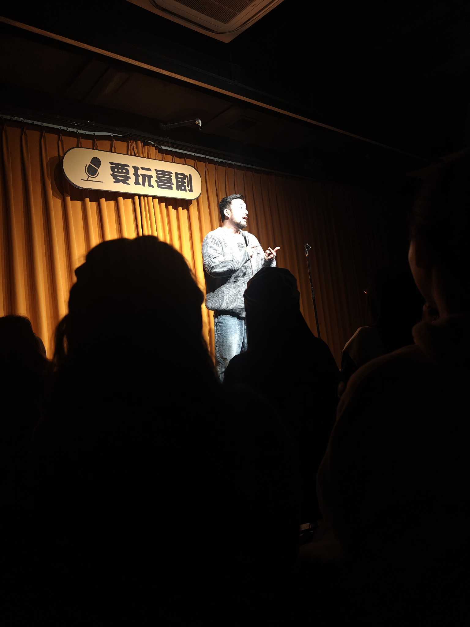 JiuyouAPP下载-关于意甲球迷热情高涨，现场氛围火爆的信息