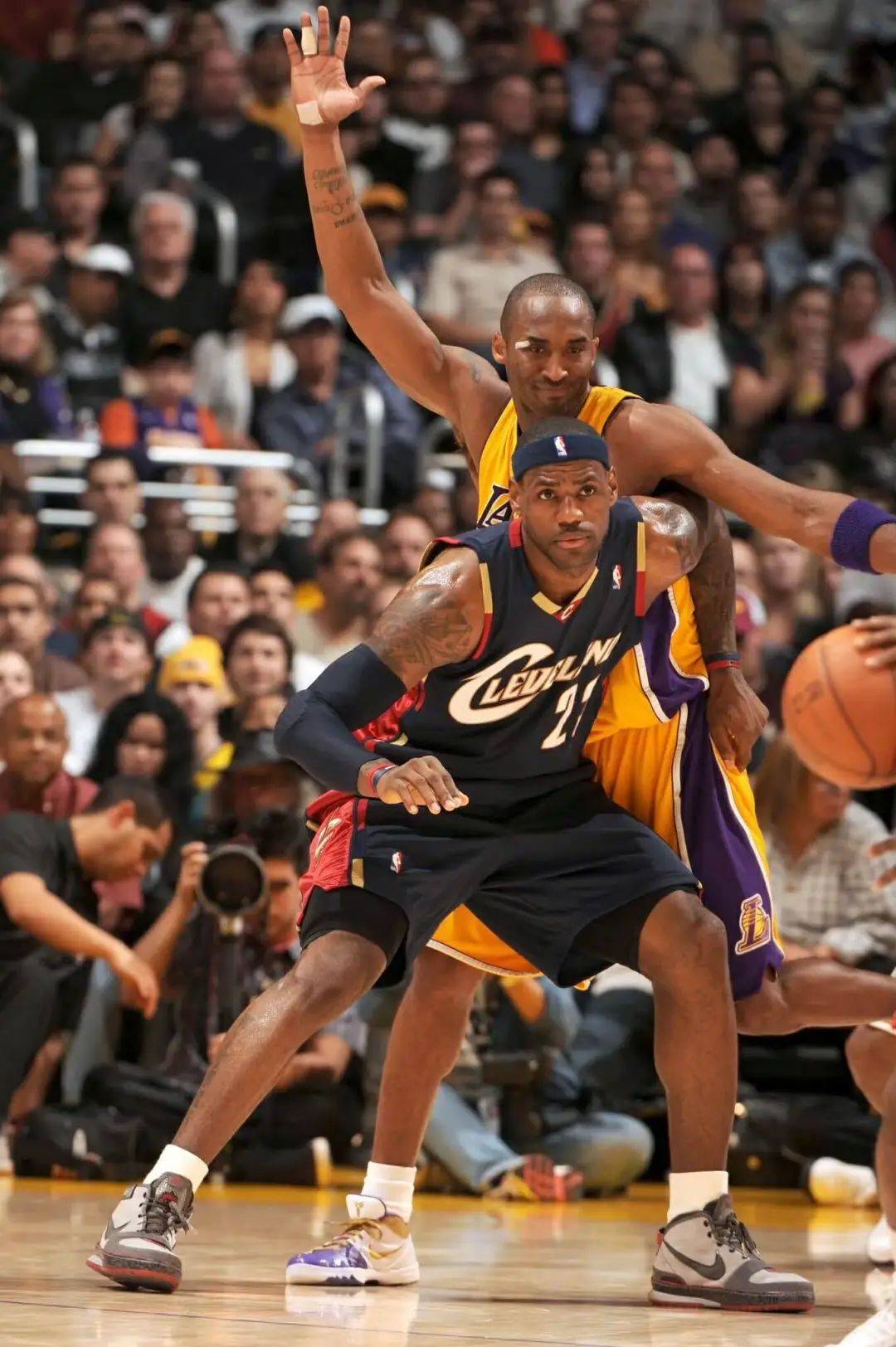 九游jiuyou-关于情怀回忆：NBA历史上的经典人物和瞬间的信息