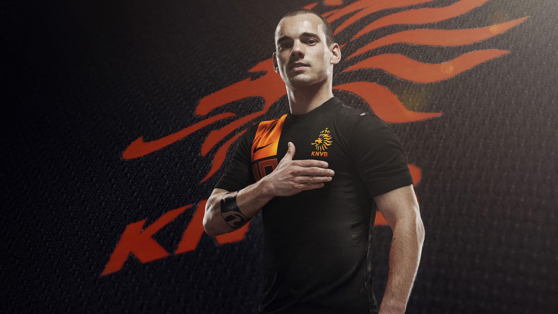 “青少年足球技能大赛引爆现场，涌现多位潜力新秀”，青少年足球技术基础训练图解